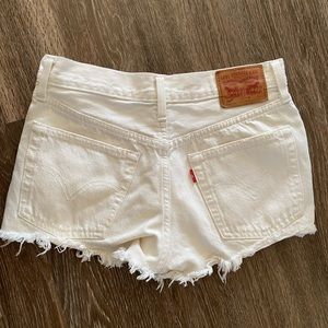 White Levi’s 501 shorts